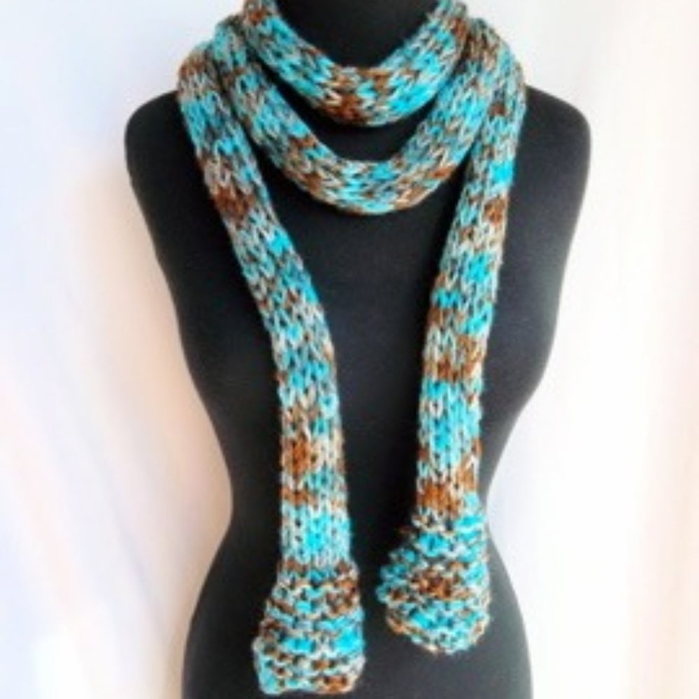 HANDKNIT TURQUOISE SCARF